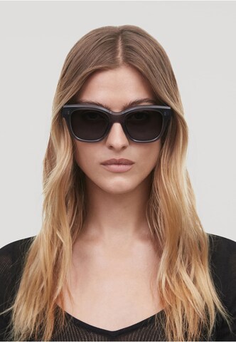 CHIMI Sunglasses in Grey: front
