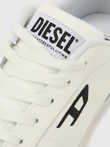 DIESEL Låg sneaker 'LEO' i vit
