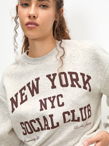 Pull&Bear Sweatshirt in Grau