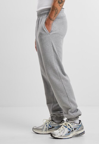 Loosefit Pantalon 'Essential' Urban Classics en gris