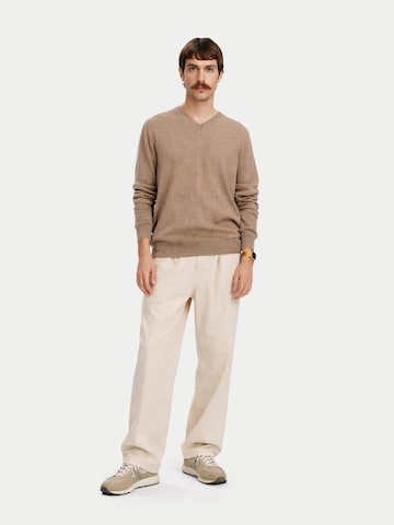 GOBI Cashmere Pullover 'Men's Essential Cashmere V-Neck Sweater'‌‌‌‌‌‌ in Grau
