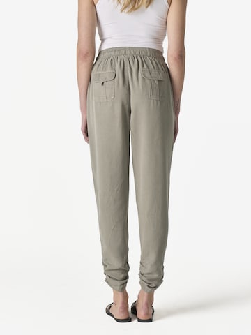 KOROSHI Tapered Housut värissä vihreä