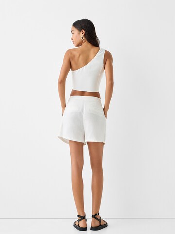 Bershka Regular Pleat-front trousers in White