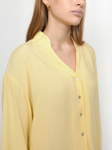 Soft Rebels - Camisa ' SRPansy ' em amarelo: frente