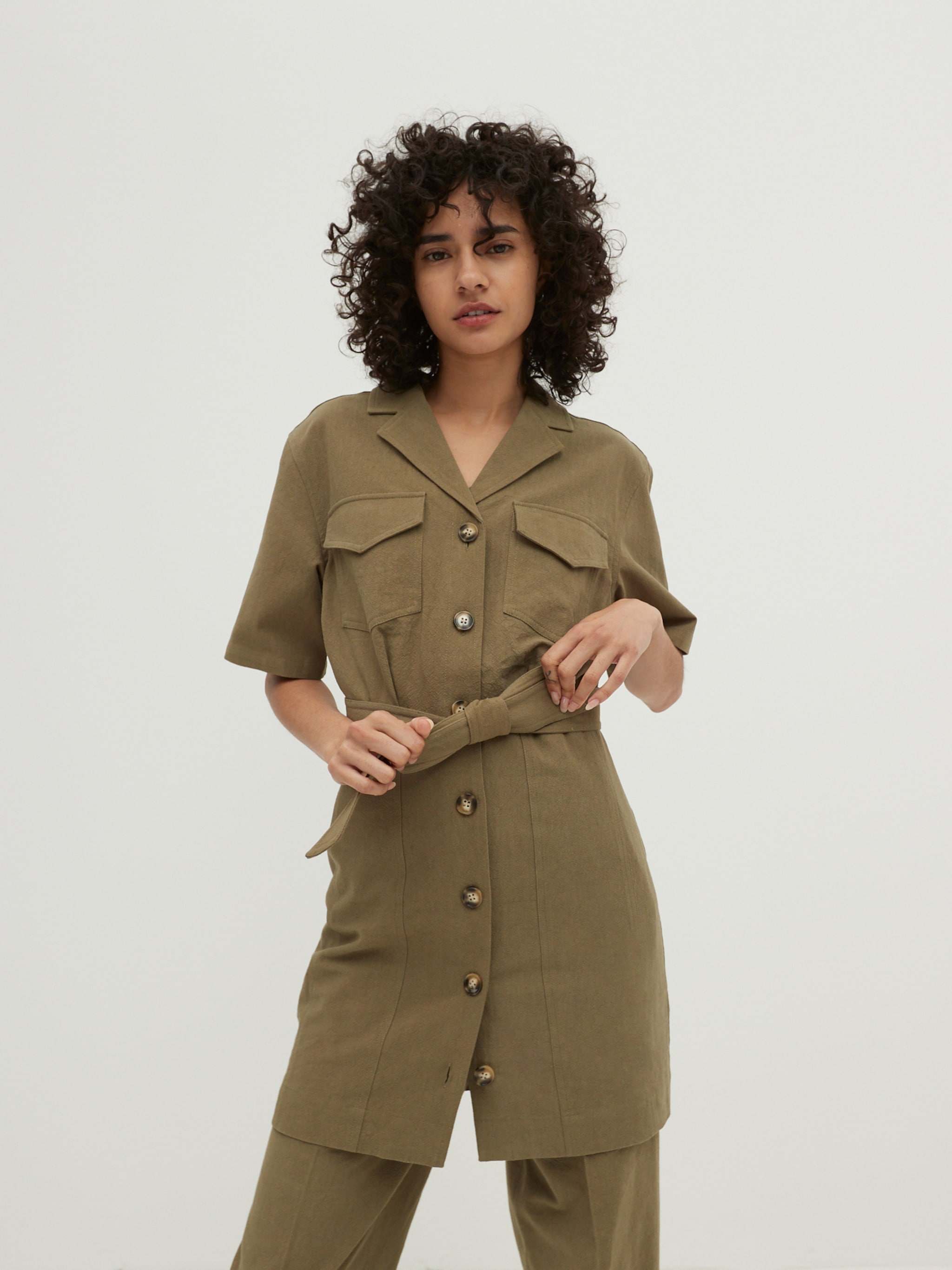 EDITED Produits Robe-chemise 'Heaven' olive