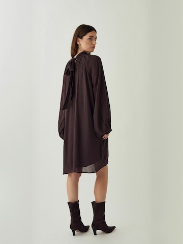 Noella Dress ' N-Lorenia ' in Brown