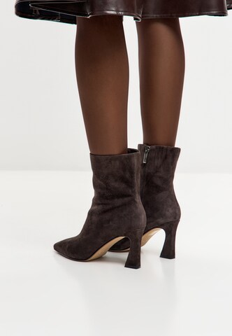 Bottines CESARE GASPARI en marron