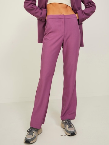 JJXX Rozkloszowany krój Spodnie 'Katie' w kolorze fioletowy