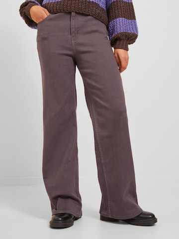 JJXX Flared Trousers 'AJA' in Brown: front