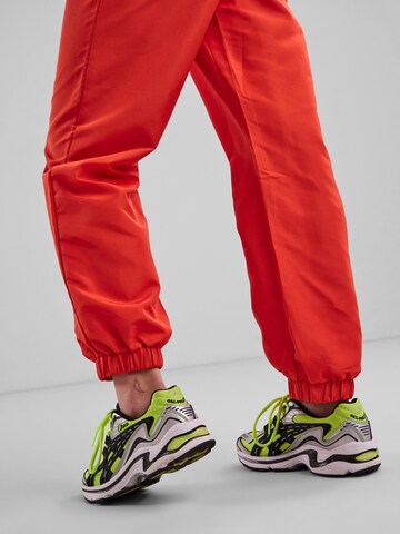 PIECES Tapered Pants 'Jylla' in Orange