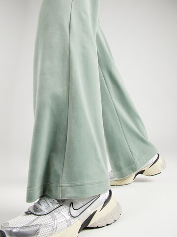 Flared Pantaloni 'LAYLA' di Juicy Couture in verde
