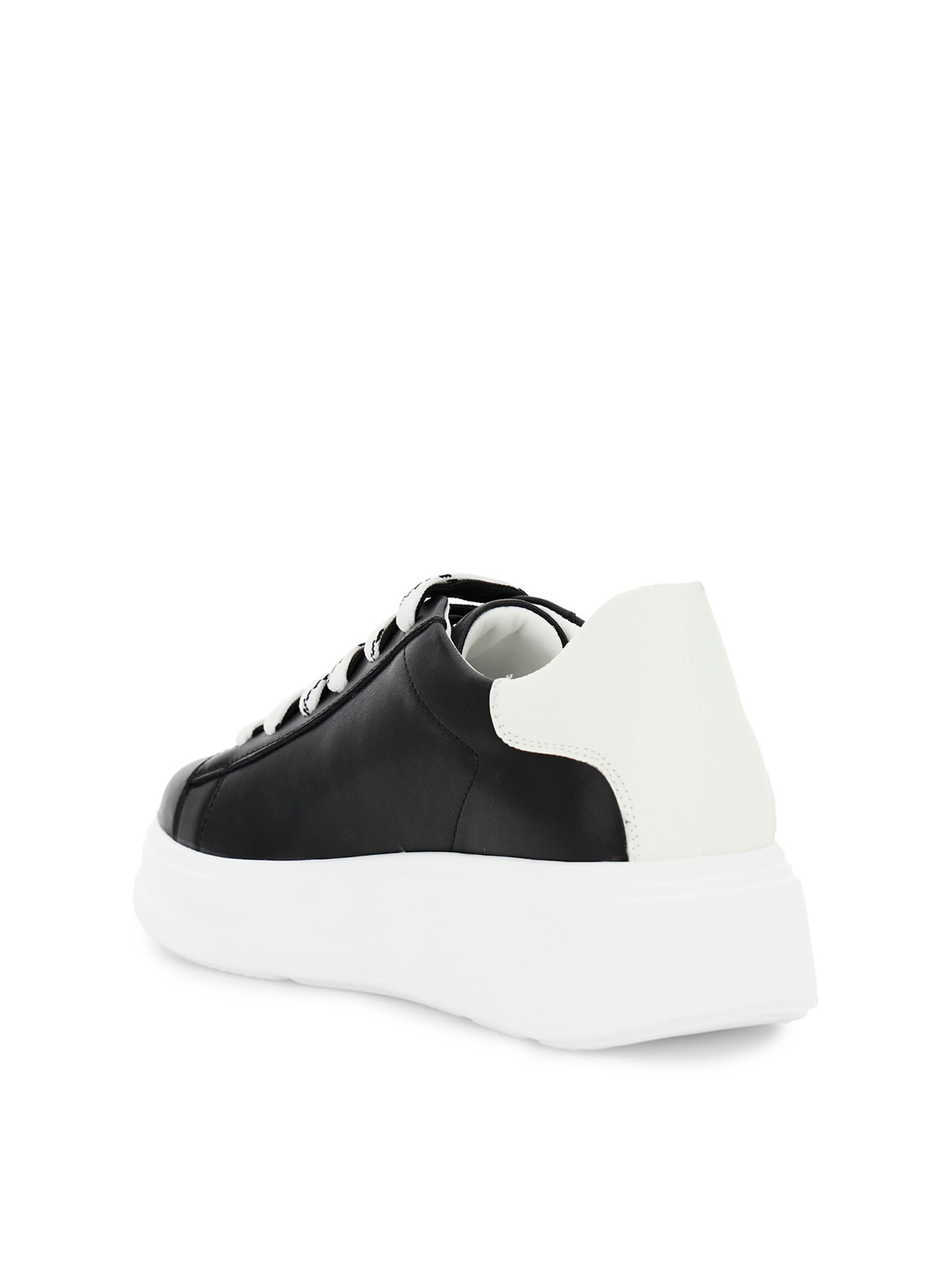 Sneaker bassa di CAFè NOIR in nero