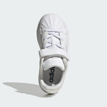 ADIDAS SPORTSWEAR - Sapatilhas em branco