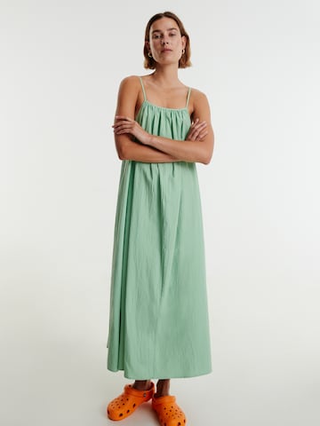 žalia EDITED Vasarinė suknelė 'Fabrizia'