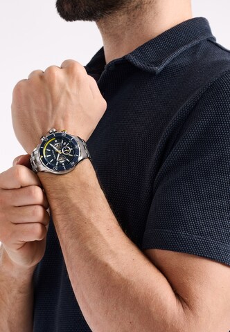 Orologio analogico 'NST' di NAUTICA in argento: frontale