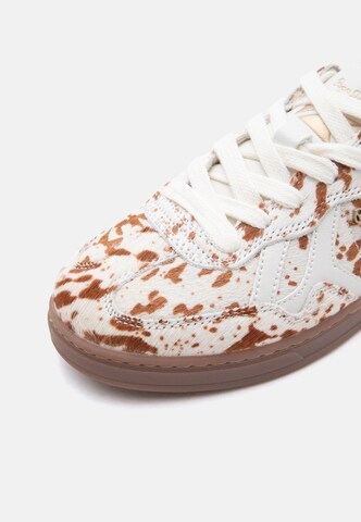 Pepe Jeans Σνίκερ χαμηλό 'Ball' σε λευκό