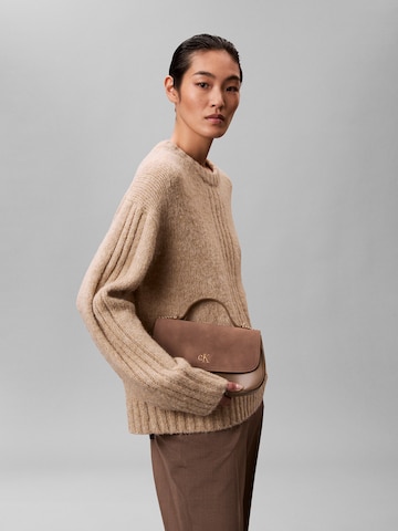 Calvin Klein Handtas in Bruin