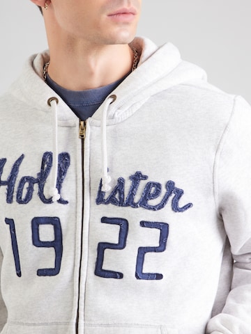 Hanorac de la HOLLISTER pe gri