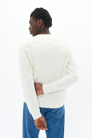 Pull-over 'Harry' Matinique en blanc