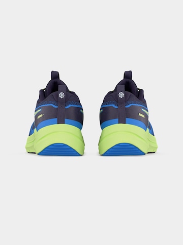 Chaussure de sport 'COSMIC' NIKE en gris
