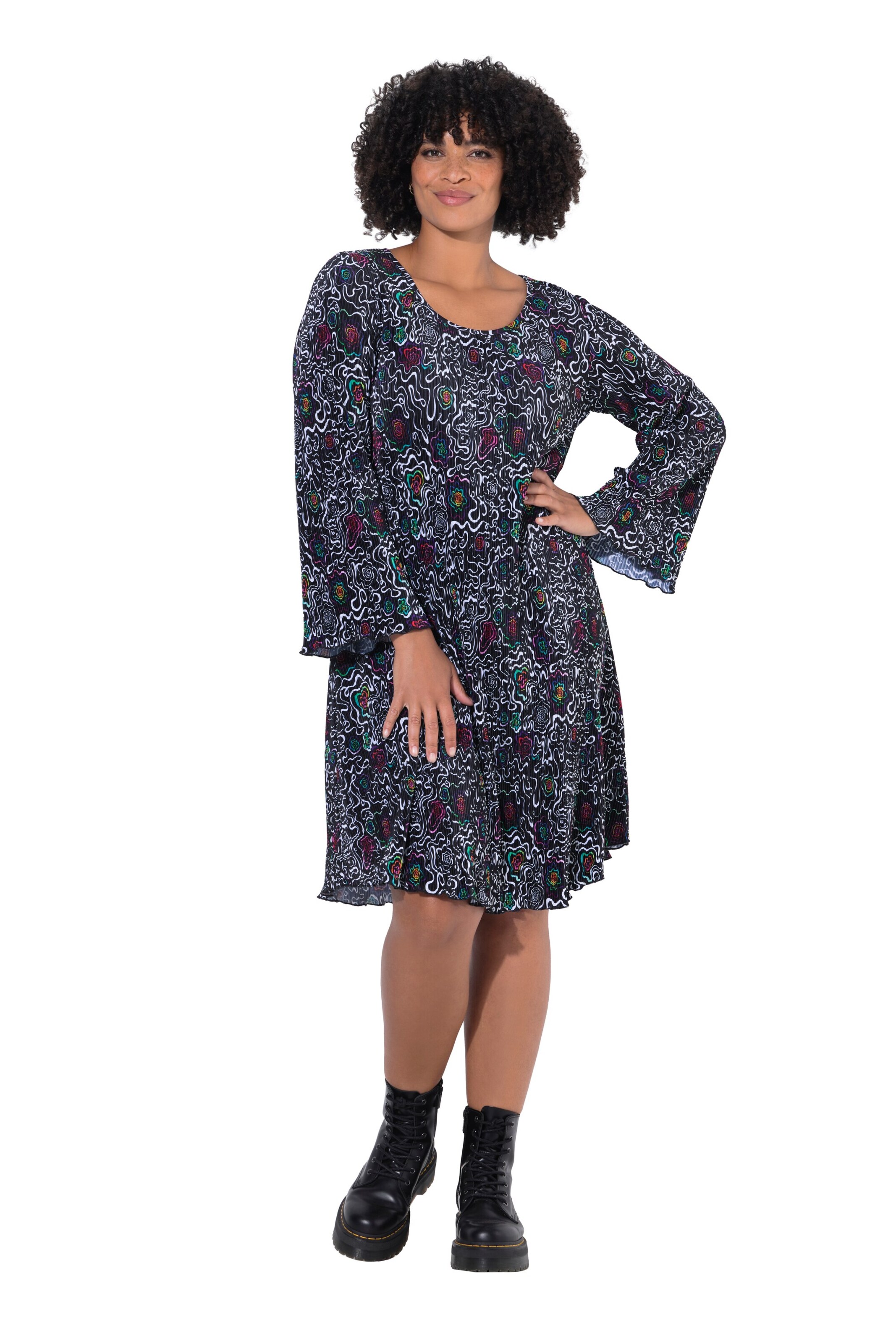 Angel of Style Dress in Black: front