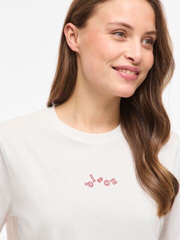 VILA - Camiseta 'VISybilla Bisou' en blanco