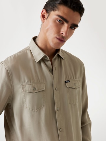GUESS Regular Fit Hemd in Beige