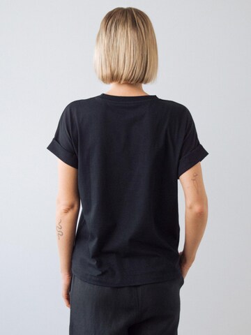 Maglietta 'Cap Tee' di Honest Basics in nero