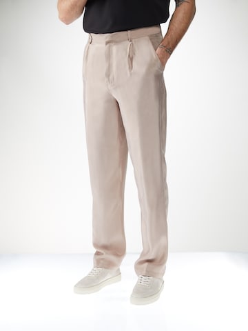 ABOUT YOU x Kevin Trapp Loose fit Pleat-Front Pants 'Ron' in Brown: front