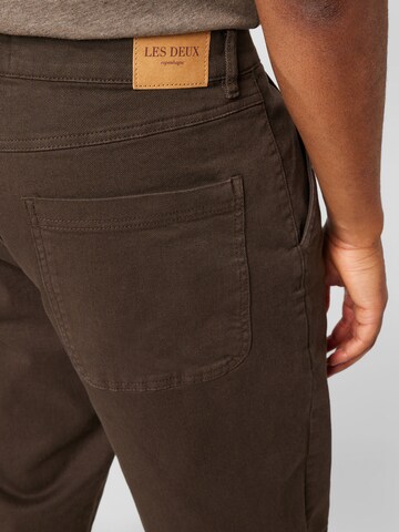 Les Deux Regular Jeans 'Ryan' in Brown