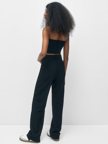 Regular Pantalon à plis Pull&Bear en noir