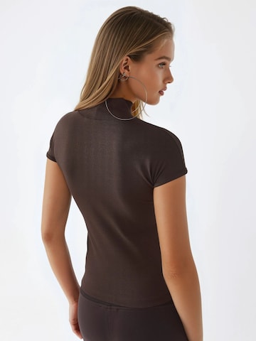 Busem Blouse in Bruin