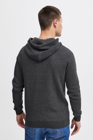 !Solid Sweatshirt 'Kay' in Grau