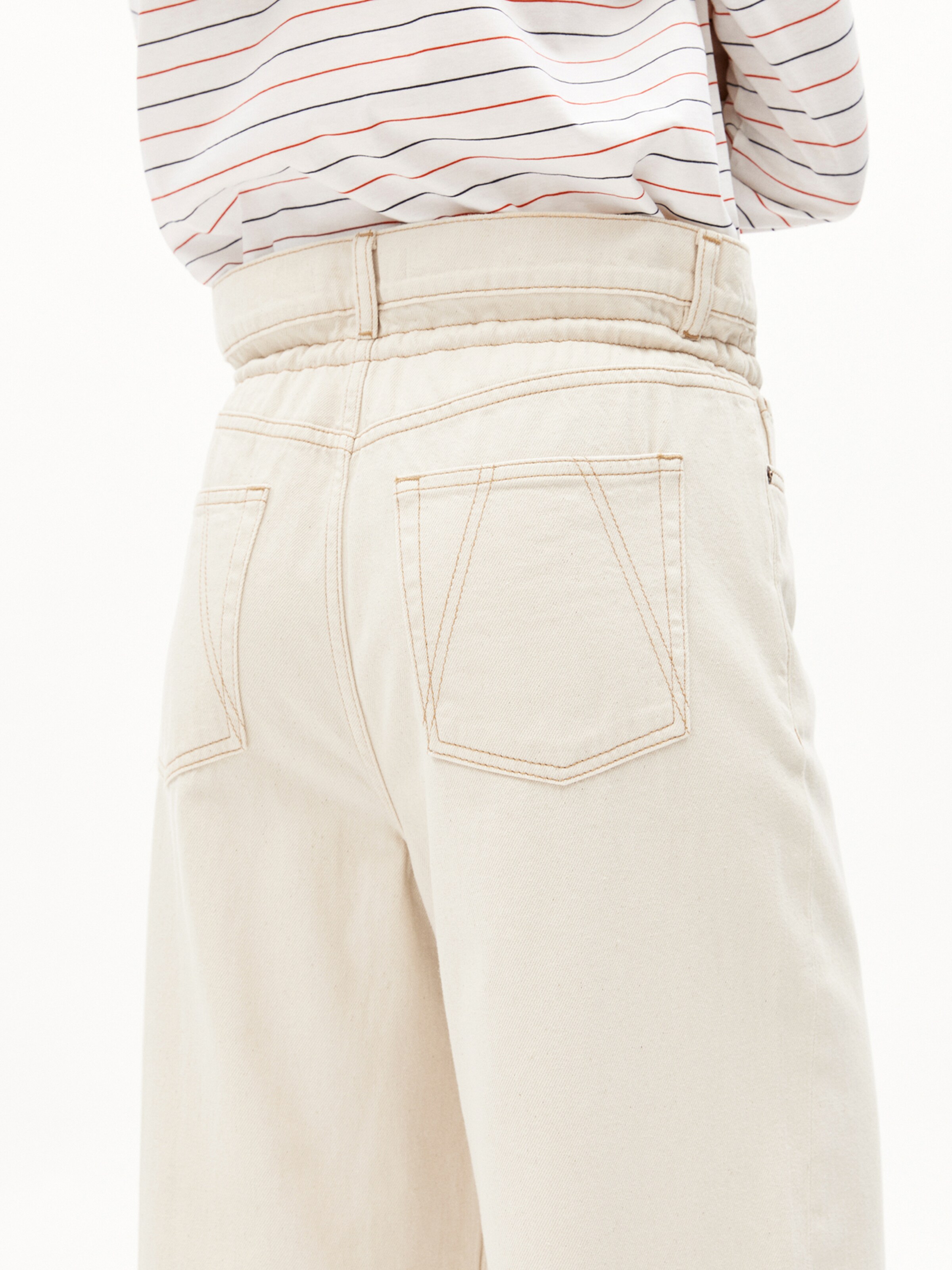 ARMEDANGELS Loosefit Jeans in Beige: voorkant