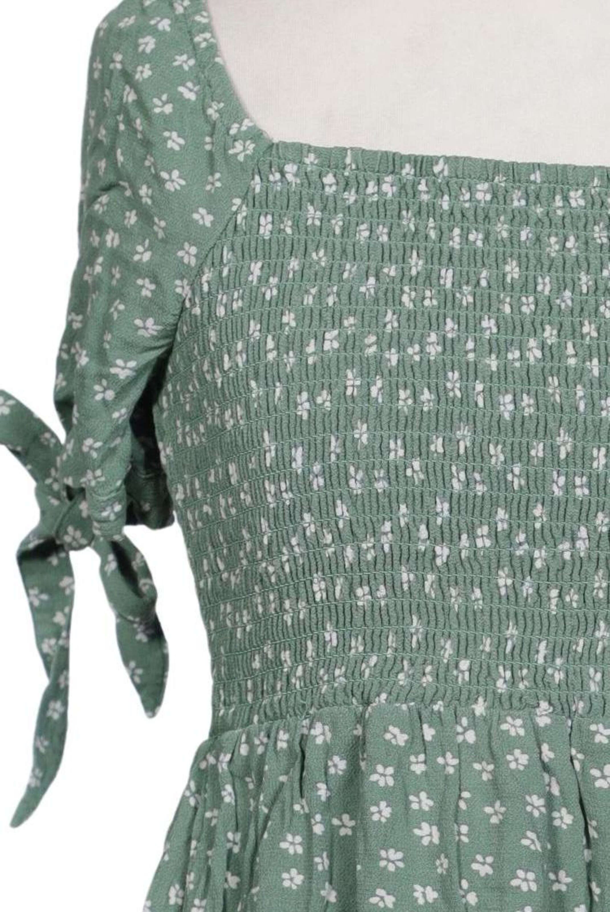 American Eagle Outfitters Dress in S in Green