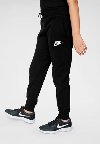 Nike SportswearTapered Hlače - crna boja: prednji dio