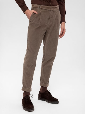 Antioch Regular Bundfaltenhose in Braun