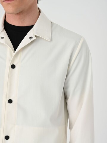 Antioch Between-season jacket in Beige