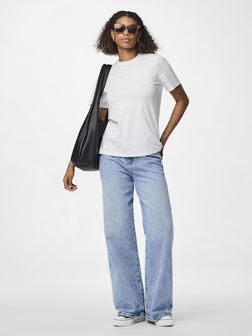 T-shirt PIECES en blanc