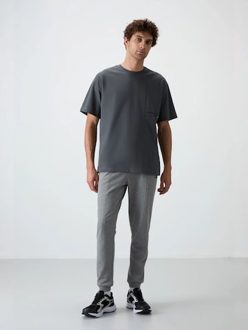 regular Pantaloni sportivi di Tommy Life in grigio
