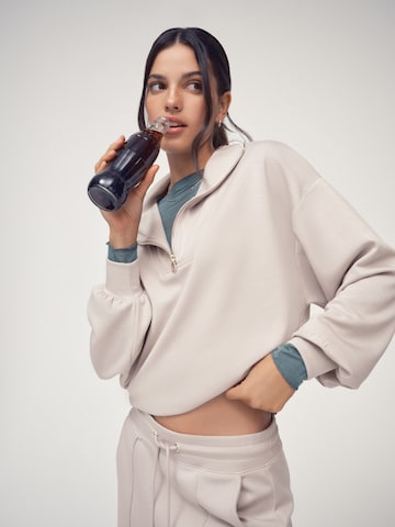Osia Sweatshirt in Beige