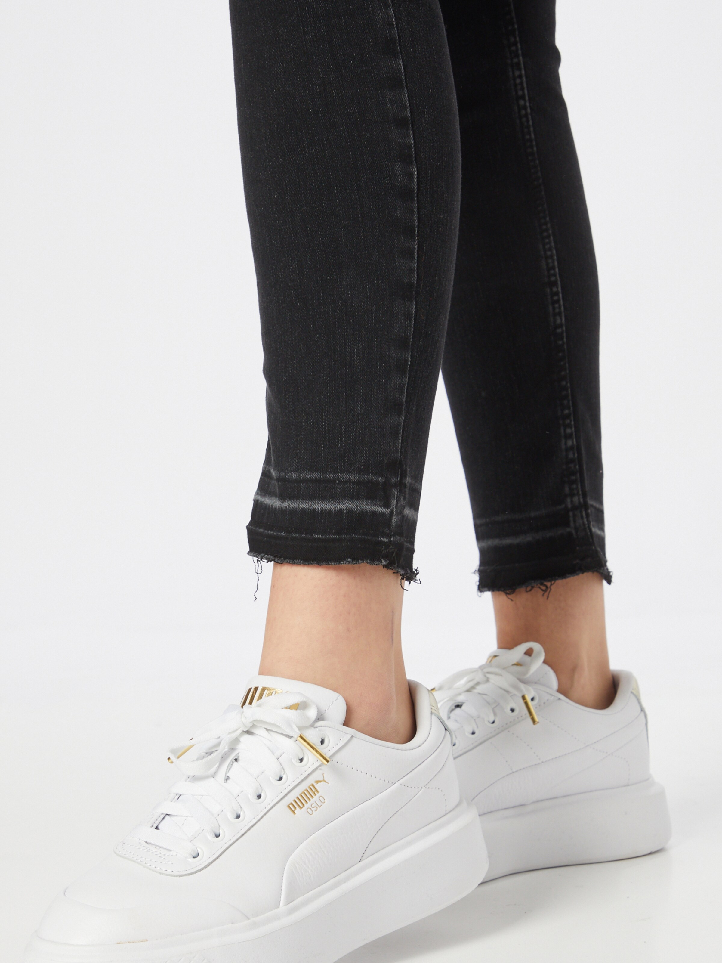 comma casual identity Jeans in Nero 
