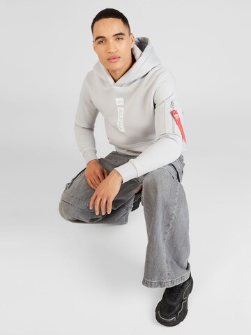 ALPHA INDUSTRIES Sweatshirt in Grey