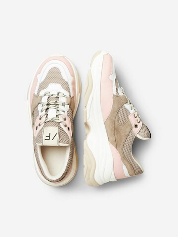 SELECTED FEMME Sneakers 'Gavina' in Beige