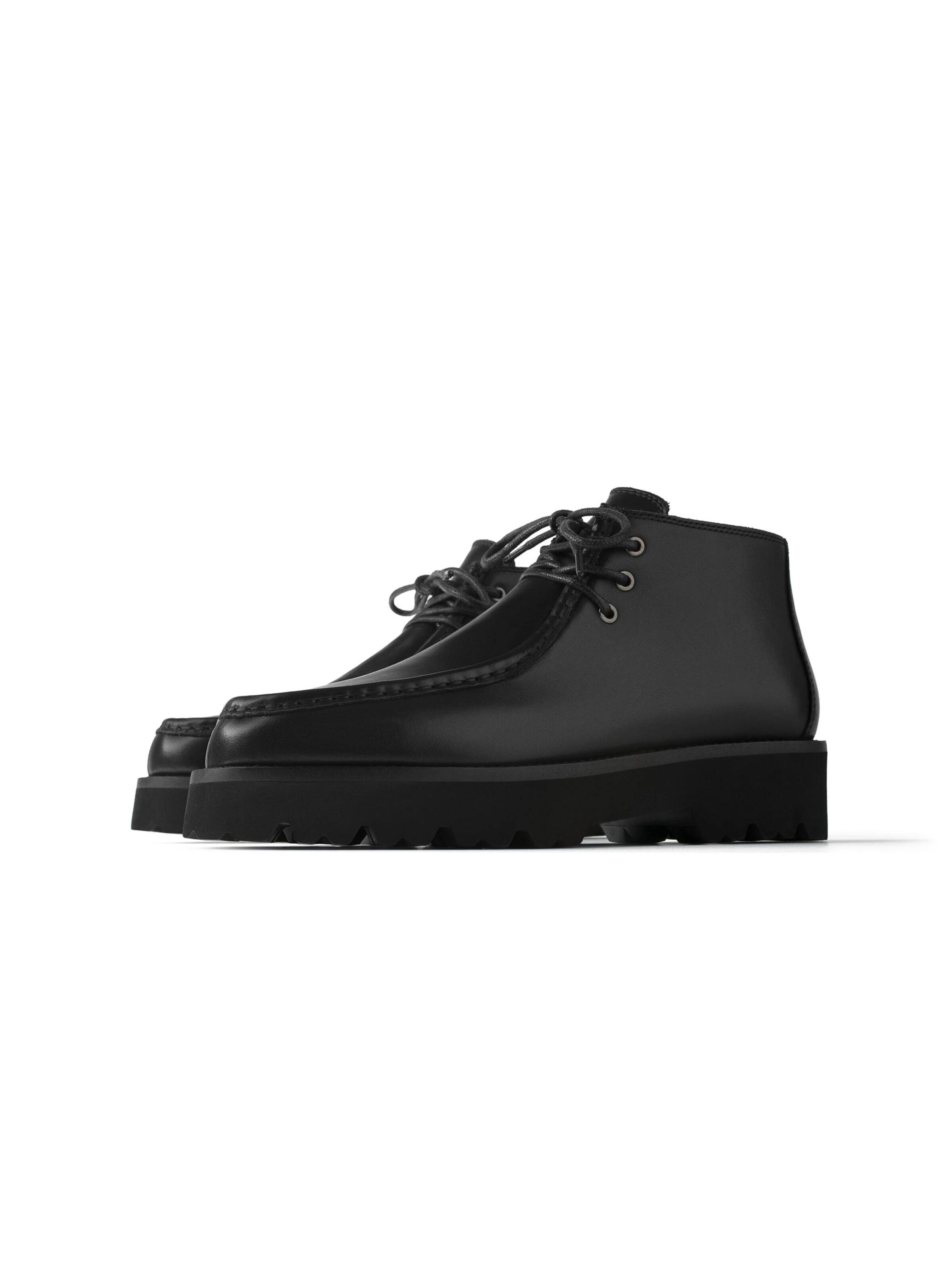 Cizme glezne 'FROSTY MORNING WALK' de la L37 HANDMADE SHOES pe negru