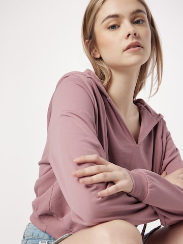 Sweat-shirt 'Hellen' ABOUT YOU en rose