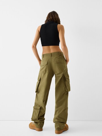 Loosefit Pantalon cargo Bershka en vert