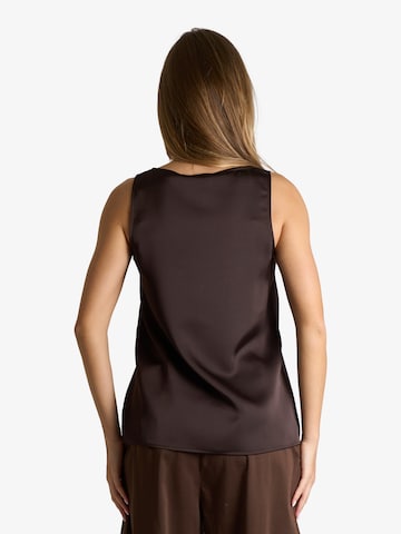 Jijil Tanktops in Braun