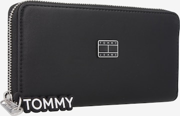 Tommy Jeans Wallet 'City Girl' in Black