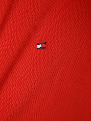 TOMMY HILFIGER T-shirt i röd